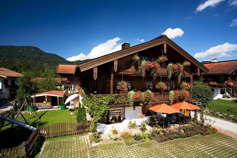 Gaestehaus Schwarzlofer ไรท์อิมวิงเคอ ภายนอก รูปภาพ